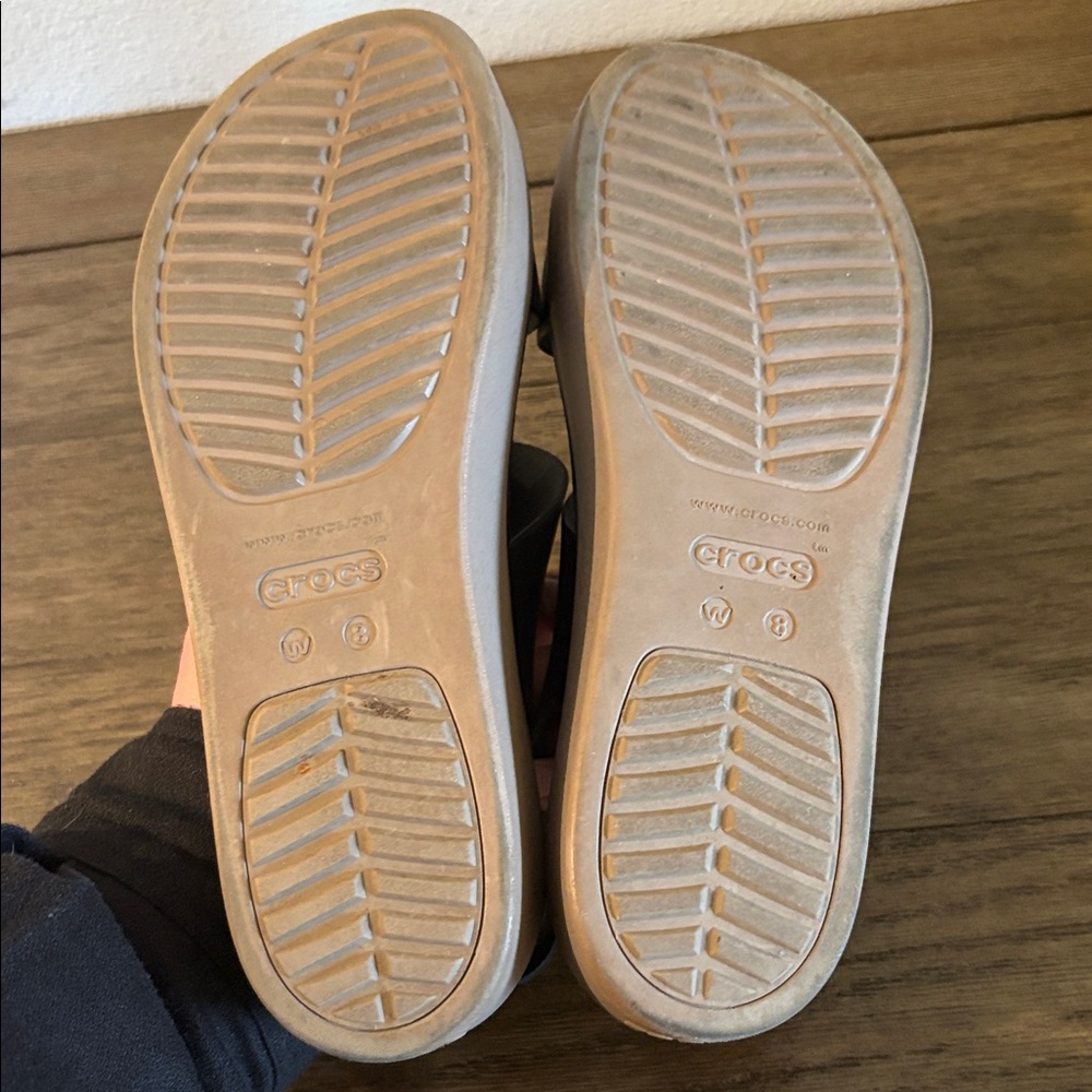❌SOLD❌[CROCS] Brooklyn Low Wedge Platform Sandals in Black & Mushroom Women's 8 - Picture 12 of 13